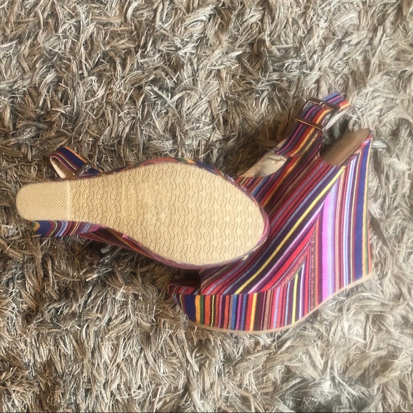Multi coloured striped fabric wedges - Picture 4 of 6